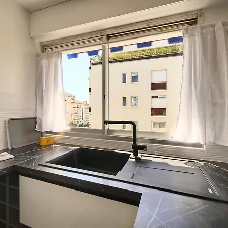 Frgk Alexandre Iii Elegant T2 Terrasse Standing & Securisee