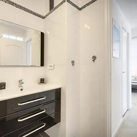 Frgk Alexandre Iii Elegant T2 Terrasse Standing & Securisee Cannes