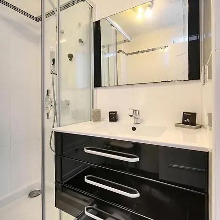Frgk Alexandre Iii Elegant T2 Terrasse Standing & Securisee Daire Cannes