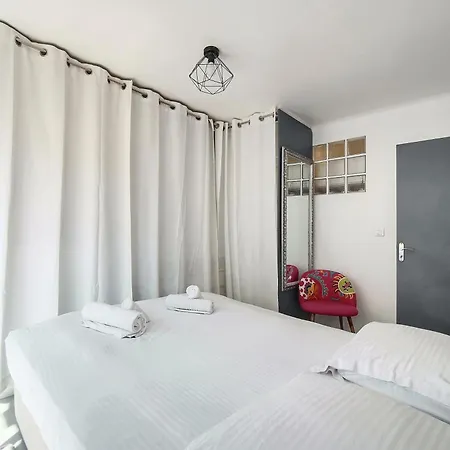 Frgk Alexandre Iii Elegant T2 Terrasse Standing & Securisee