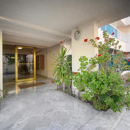 Frgk Alexandre Iii Elegant T2 Terrasse Standing & Securisee Cannes